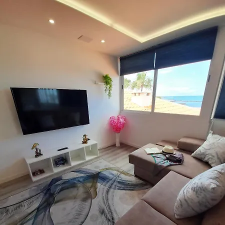 度假居 Beautiful Front Of See, Wifi Free *